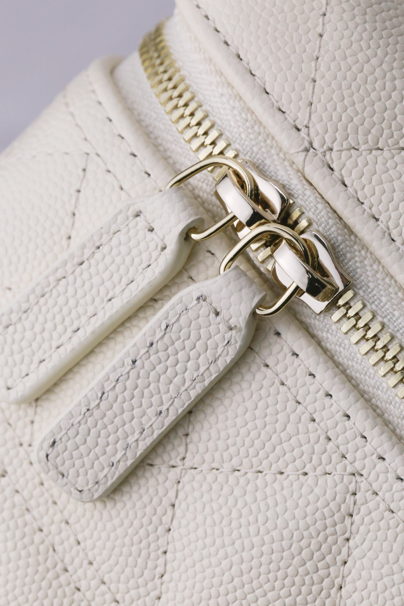Chanel25C hand chain cosmetic bag