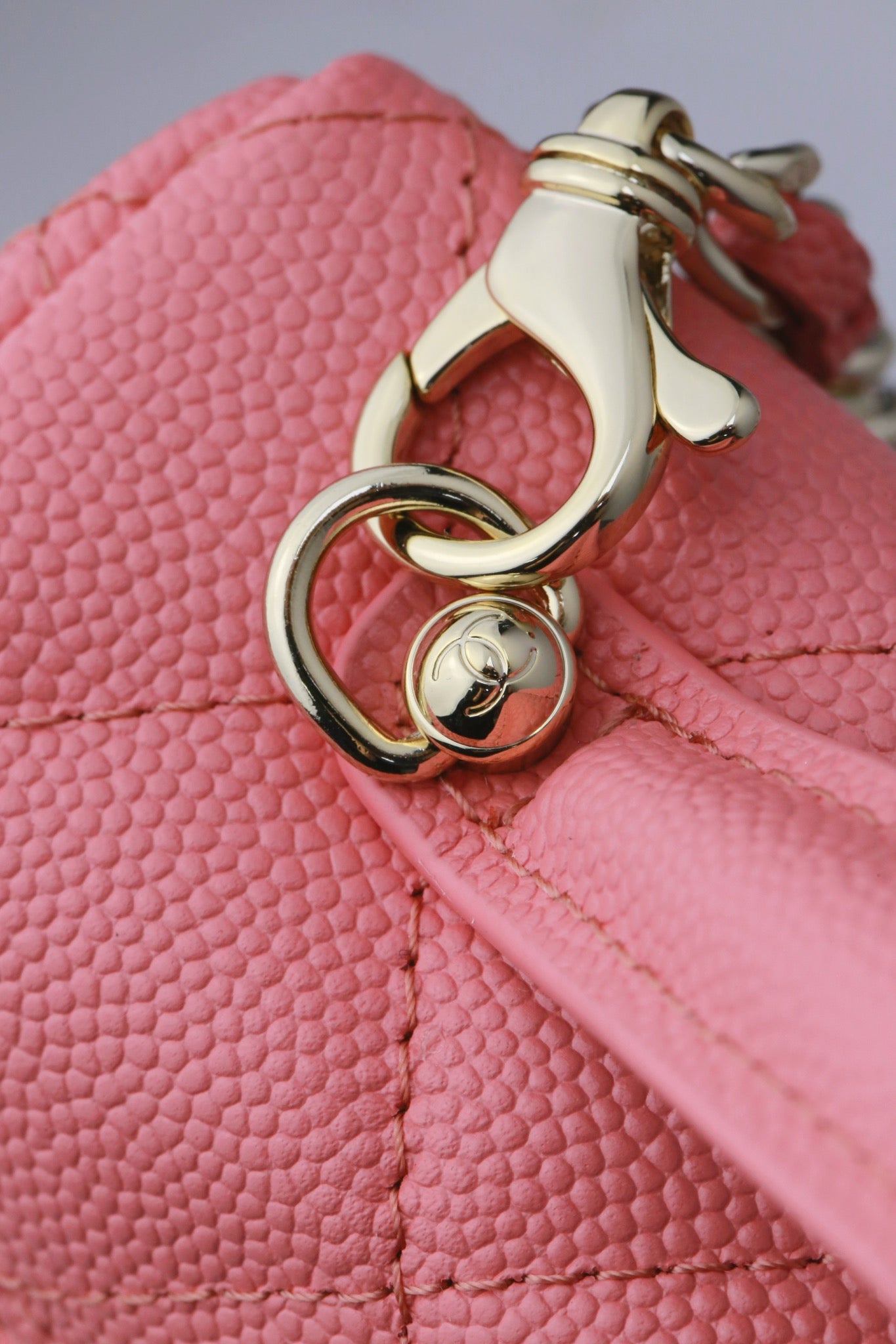 Chanel25C hand chain cosmetic bag