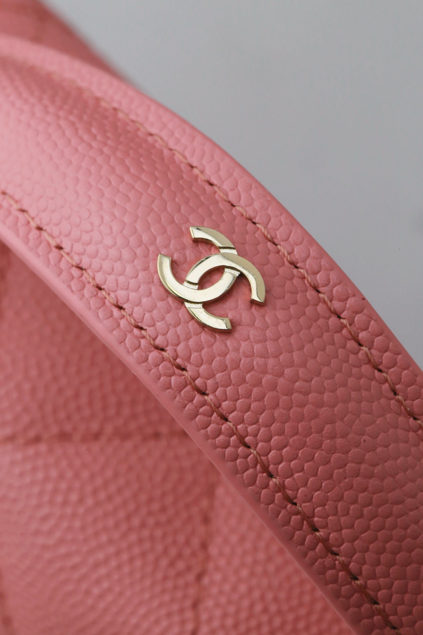 Chanel25C hand chain cosmetic bag