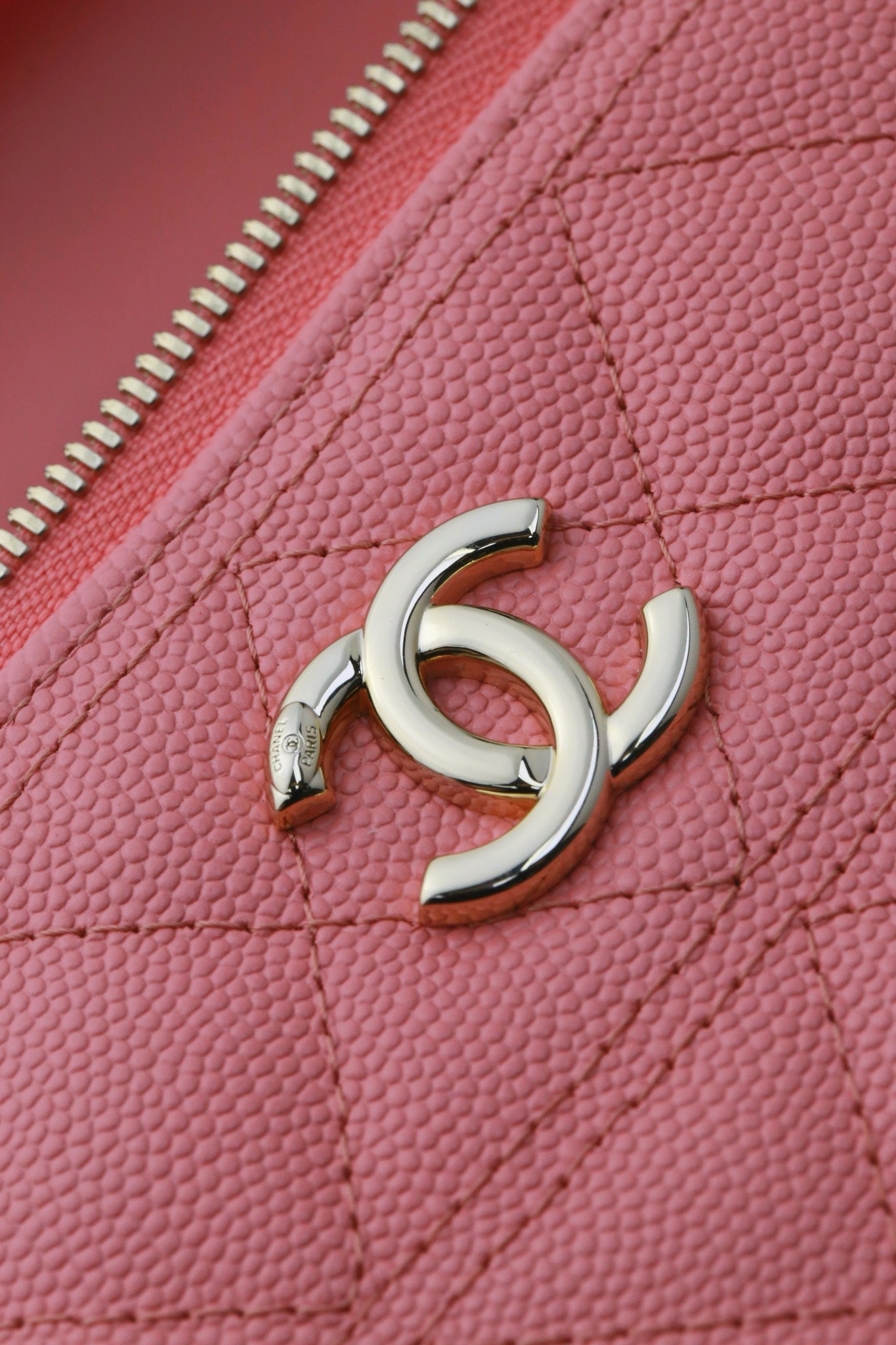 Chanel25C hand chain cosmetic bag