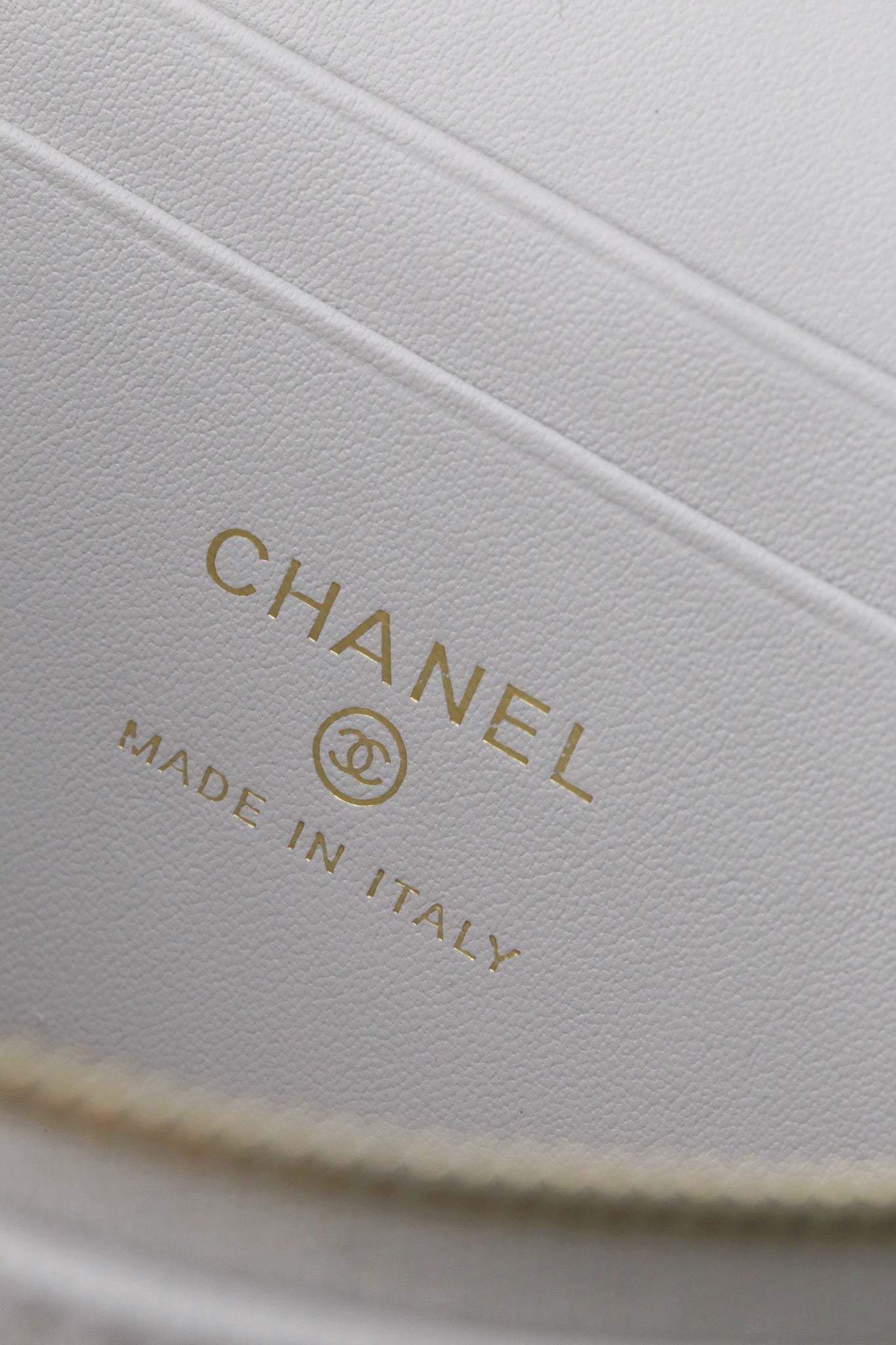 Chanel25C hand chain cosmetic bag
