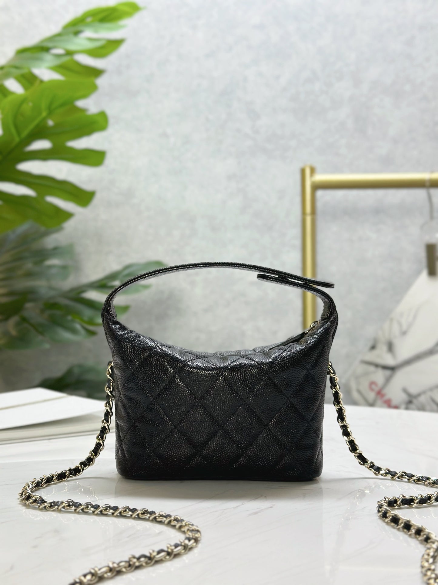 CHANEL25C early spring lunch box bag