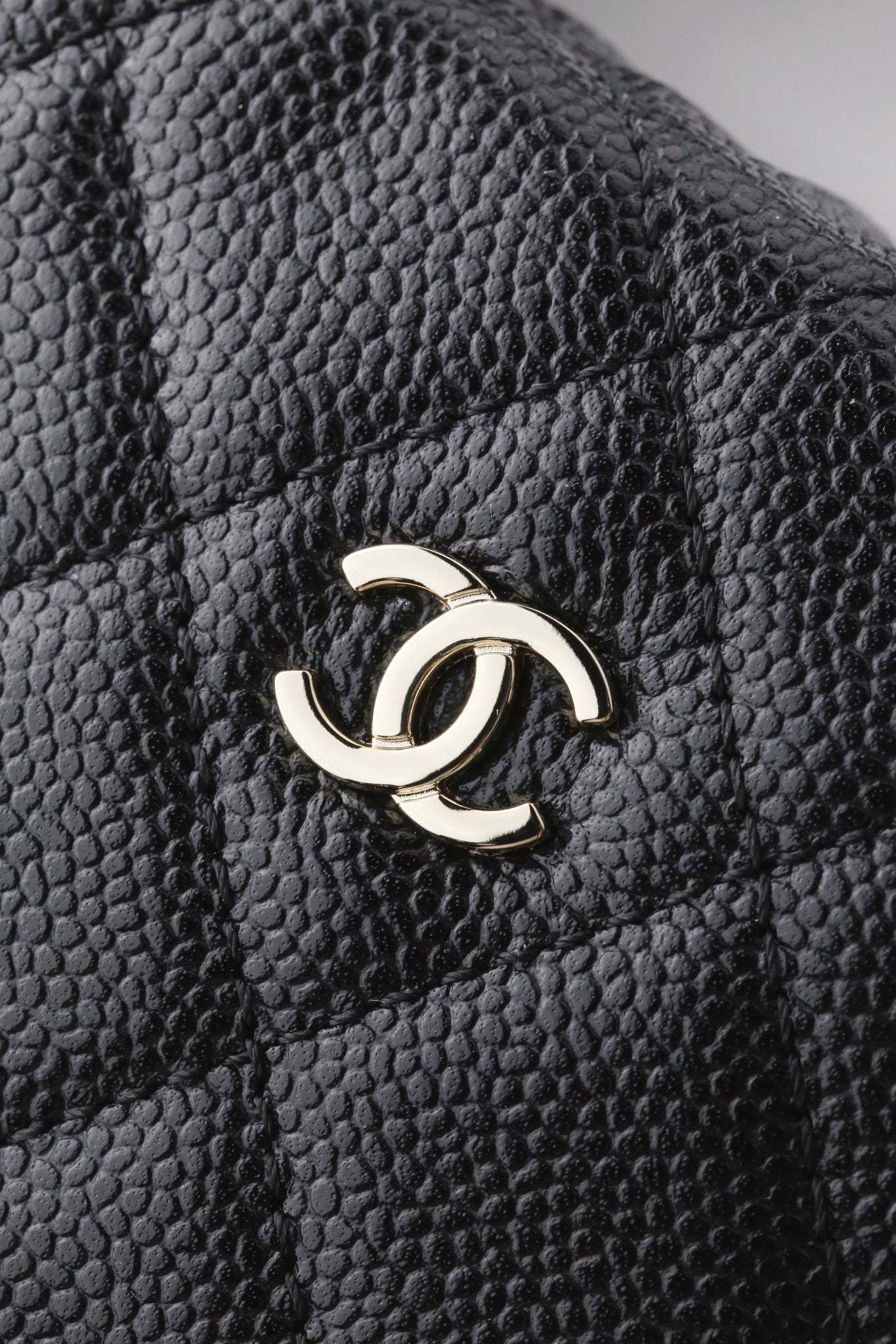 CHANEL25C early spring lunch box bag