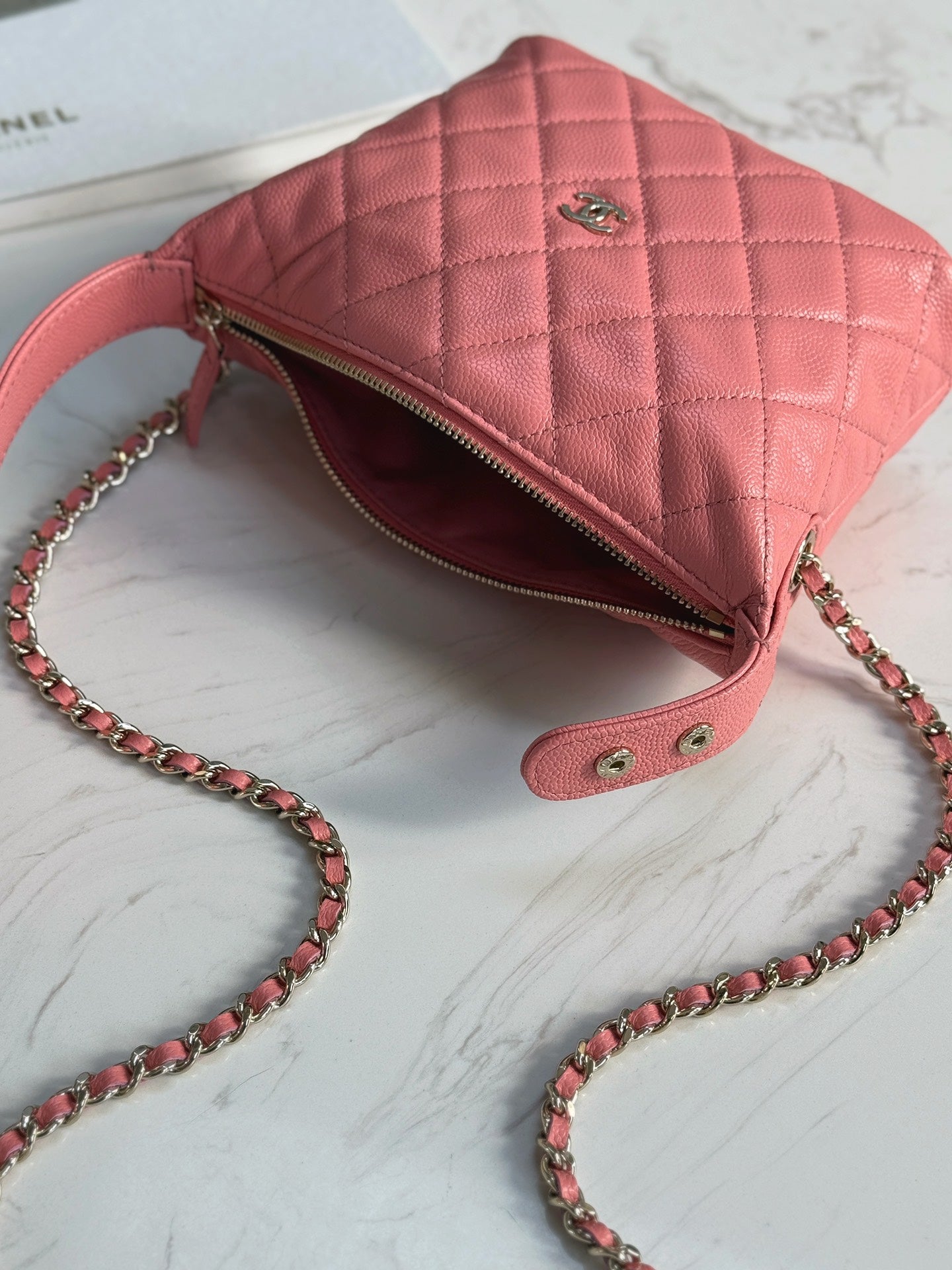 CHANEL25C early spring lunch box bag