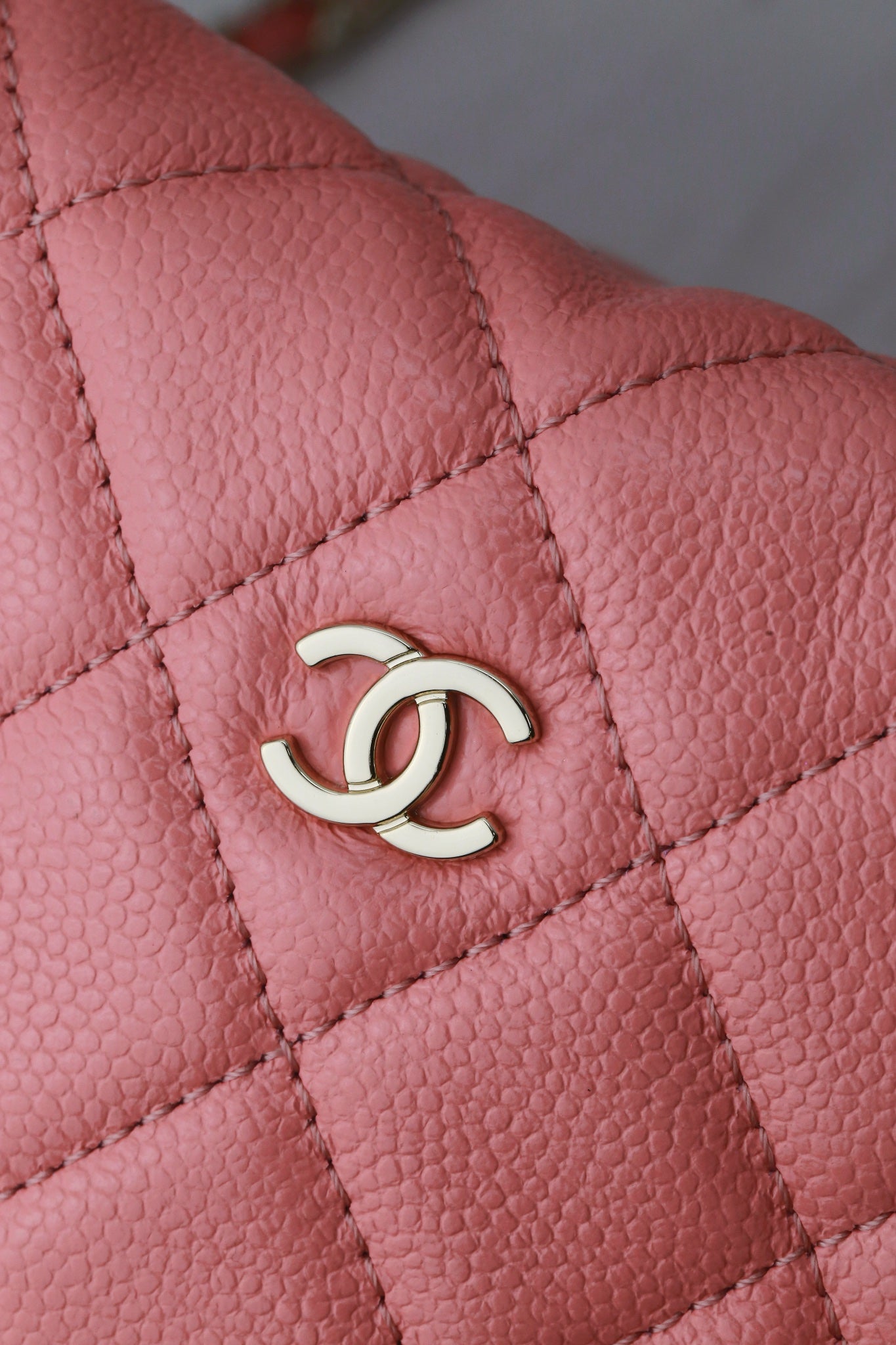 CHANEL25C early spring lunch box bag
