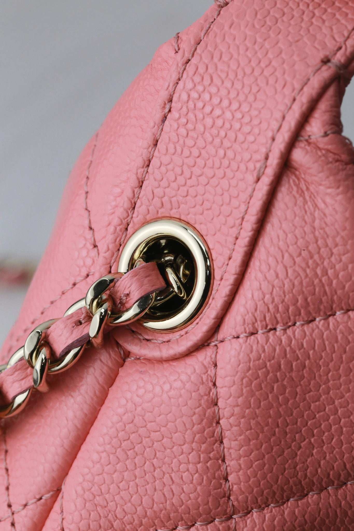 CHANEL25C early spring lunch box bag