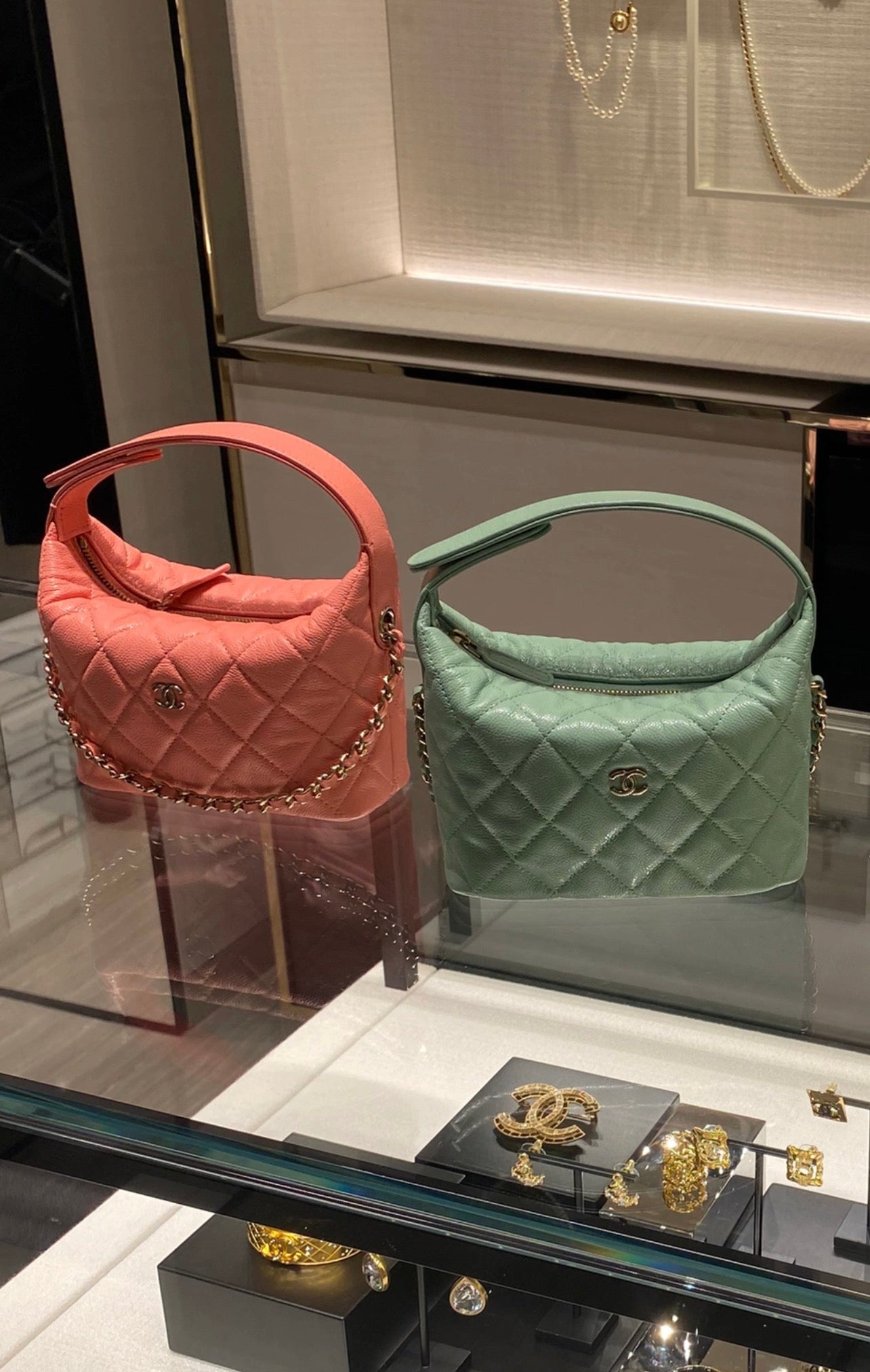 CHANEL25C early spring lunch box bag