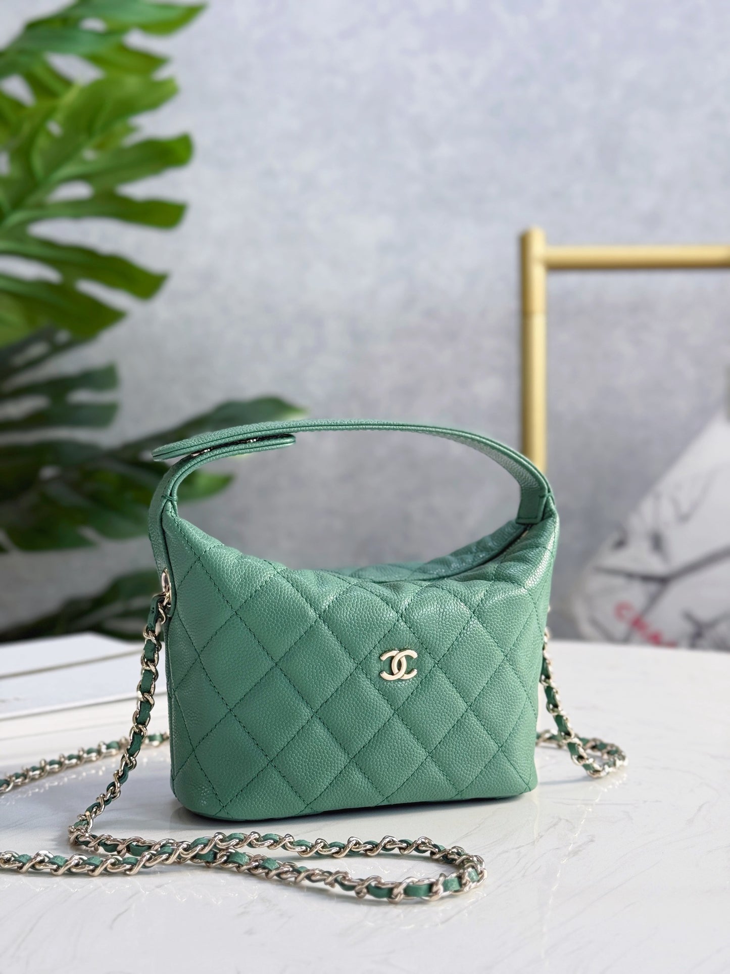 CHANEL25C early spring lunch box bag