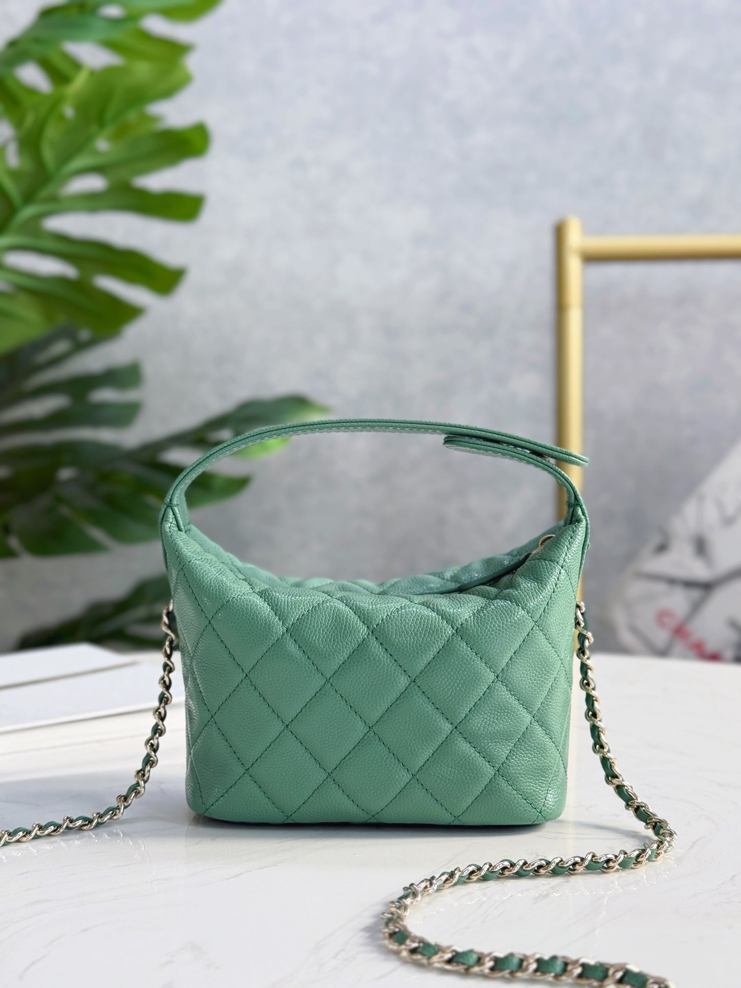 CHANEL25C early spring lunch box bag