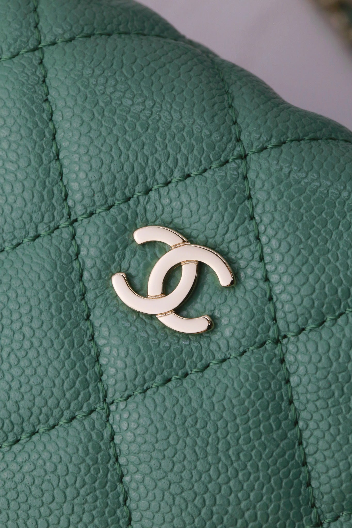 CHANEL25C early spring lunch box bag