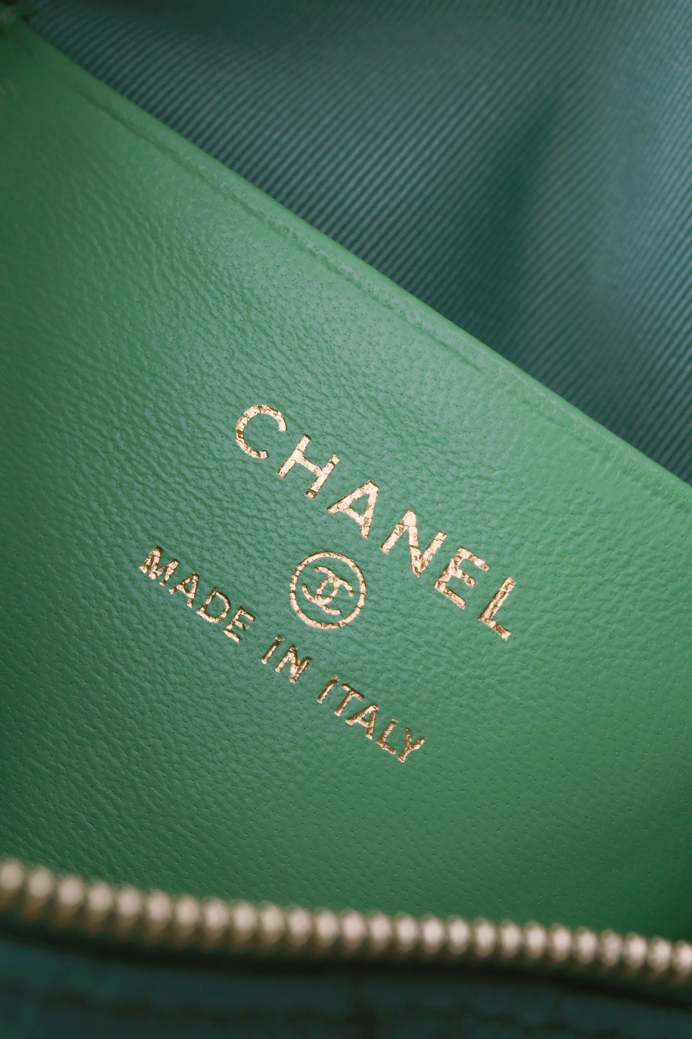 CHANEL25C early spring lunch box bag