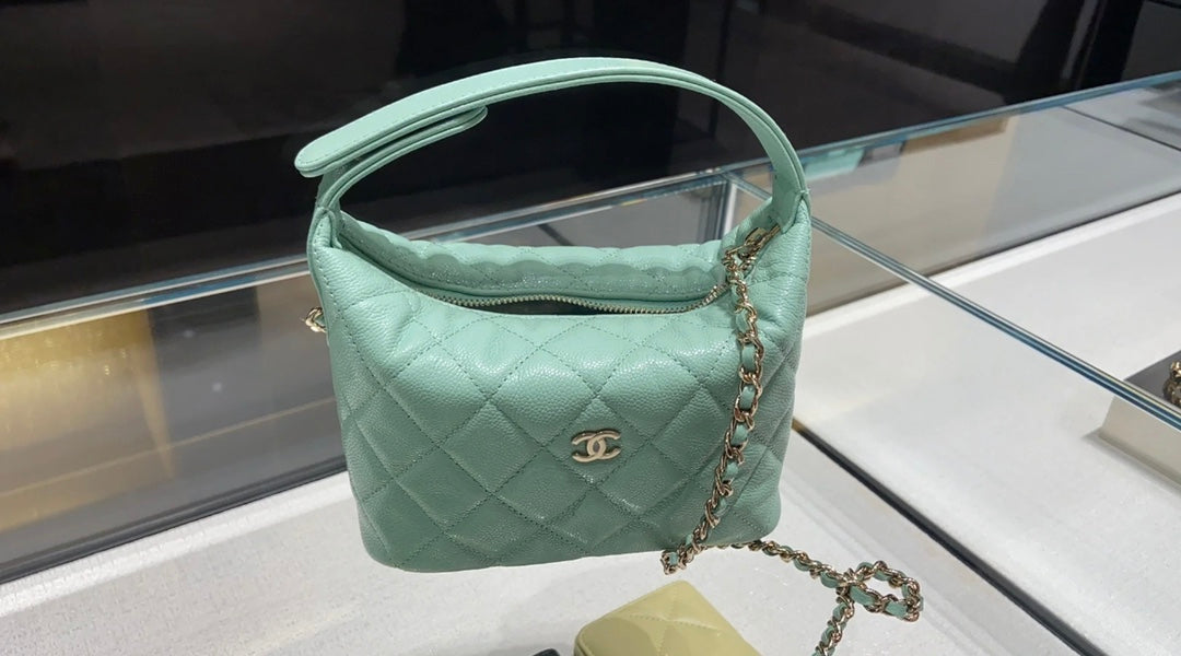 CHANEL25C early spring lunch box bag