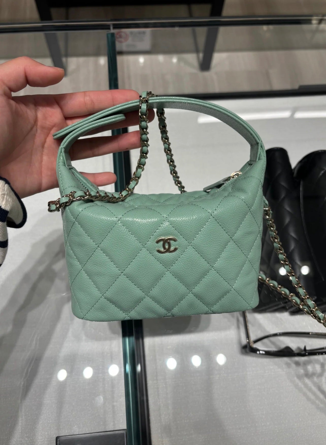 CHANEL25C early spring lunch box bag