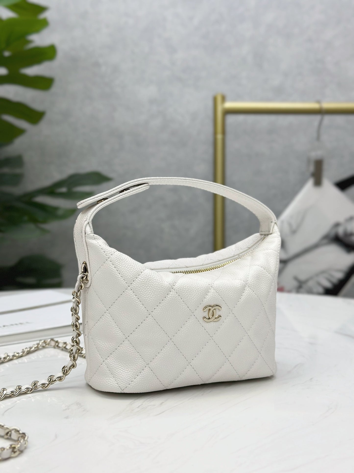 CHANEL25C early spring lunch box bag