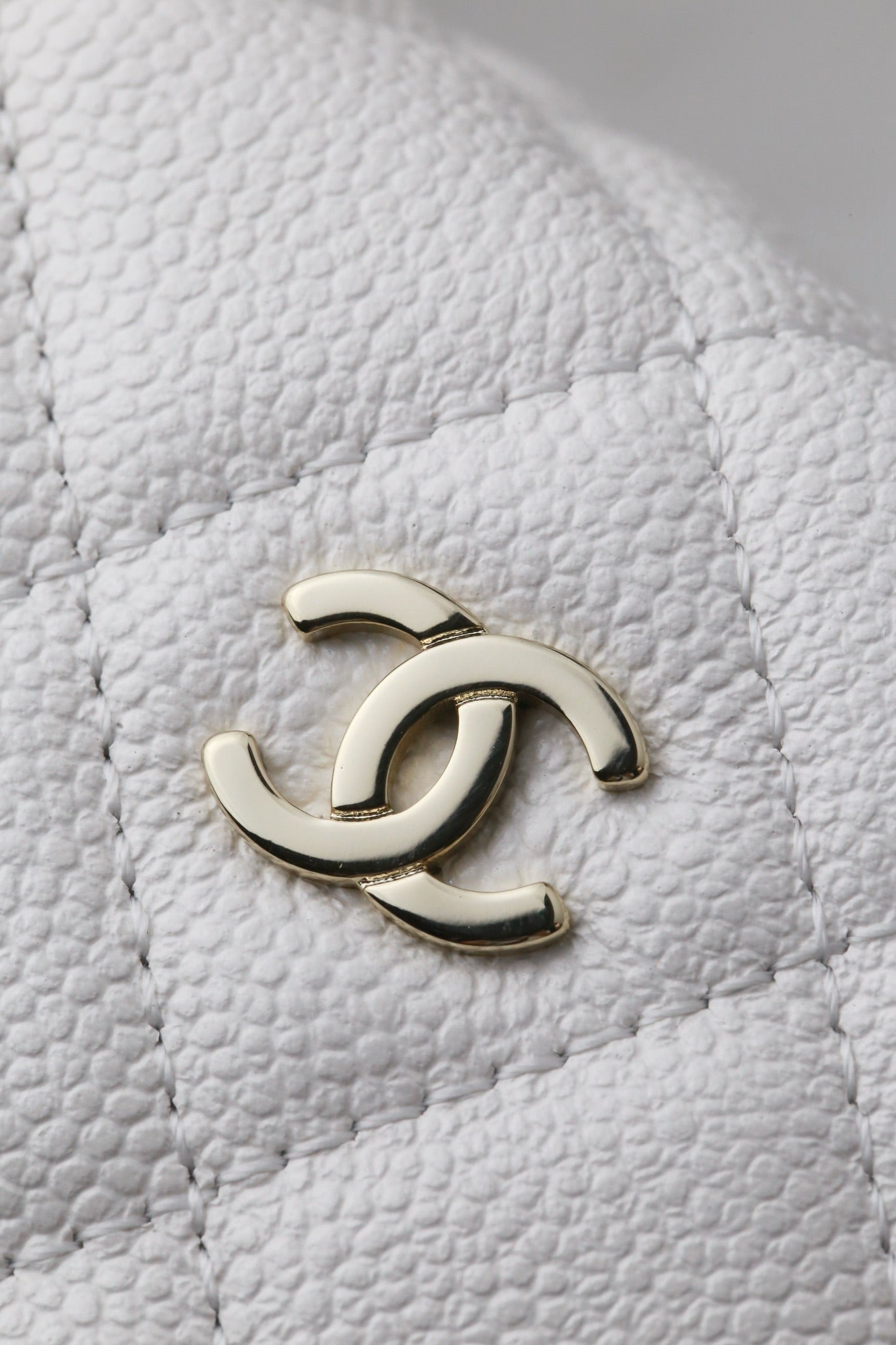 CHANEL25C early spring lunch box bag