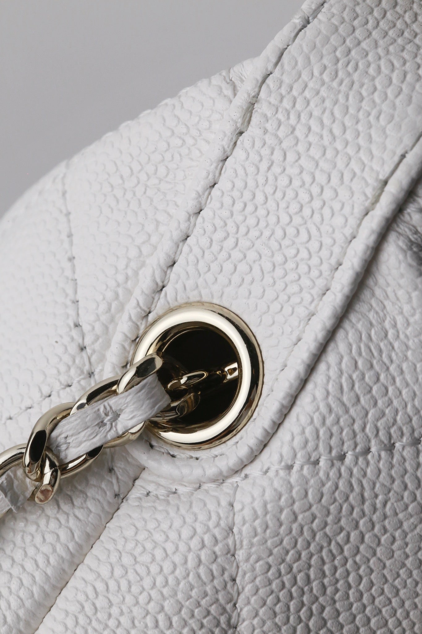 CHANEL25C early spring lunch box bag