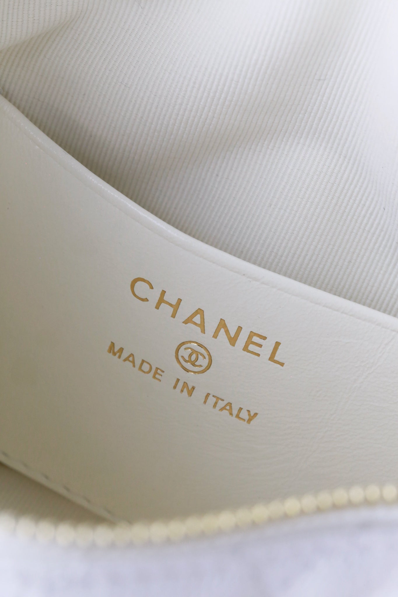 CHANEL25C early spring lunch box bag