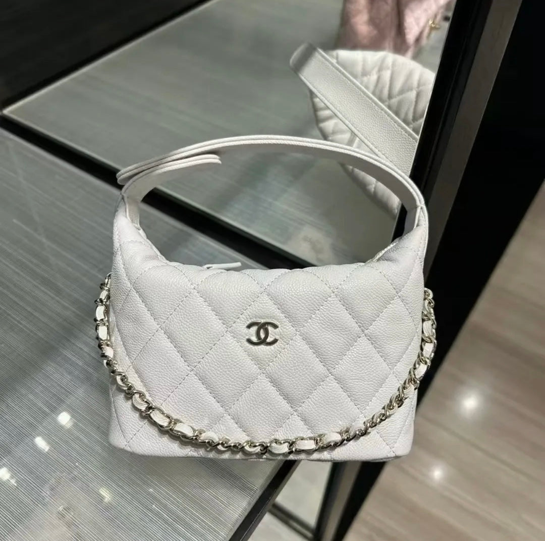 CHANEL25C early spring lunch box bag