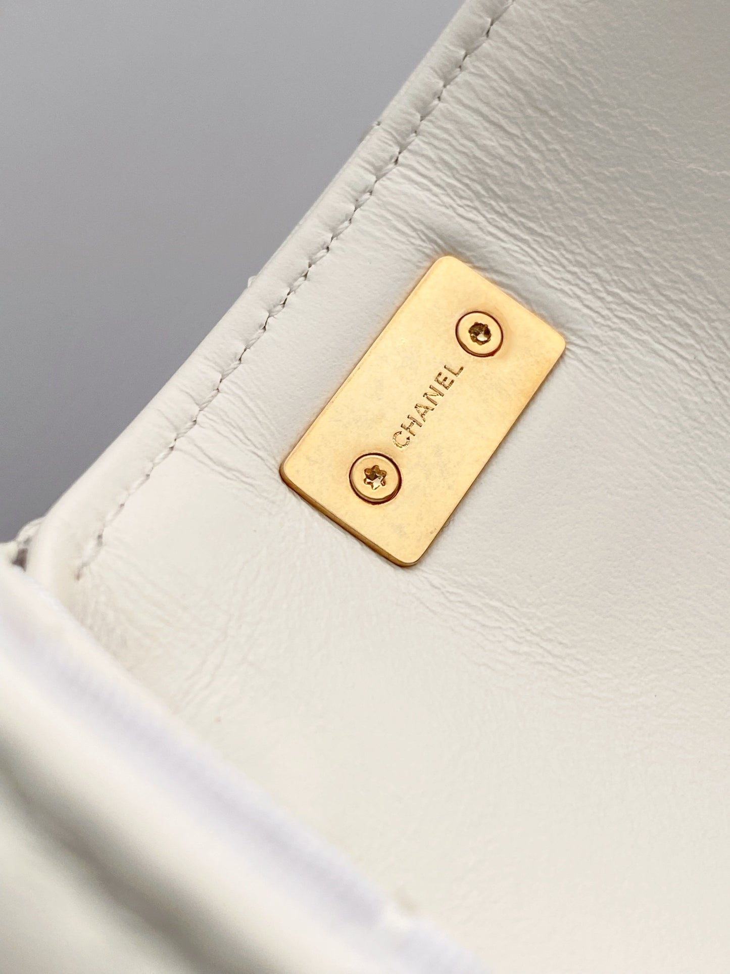 CHANEL23K pleated wide chain accordion bag