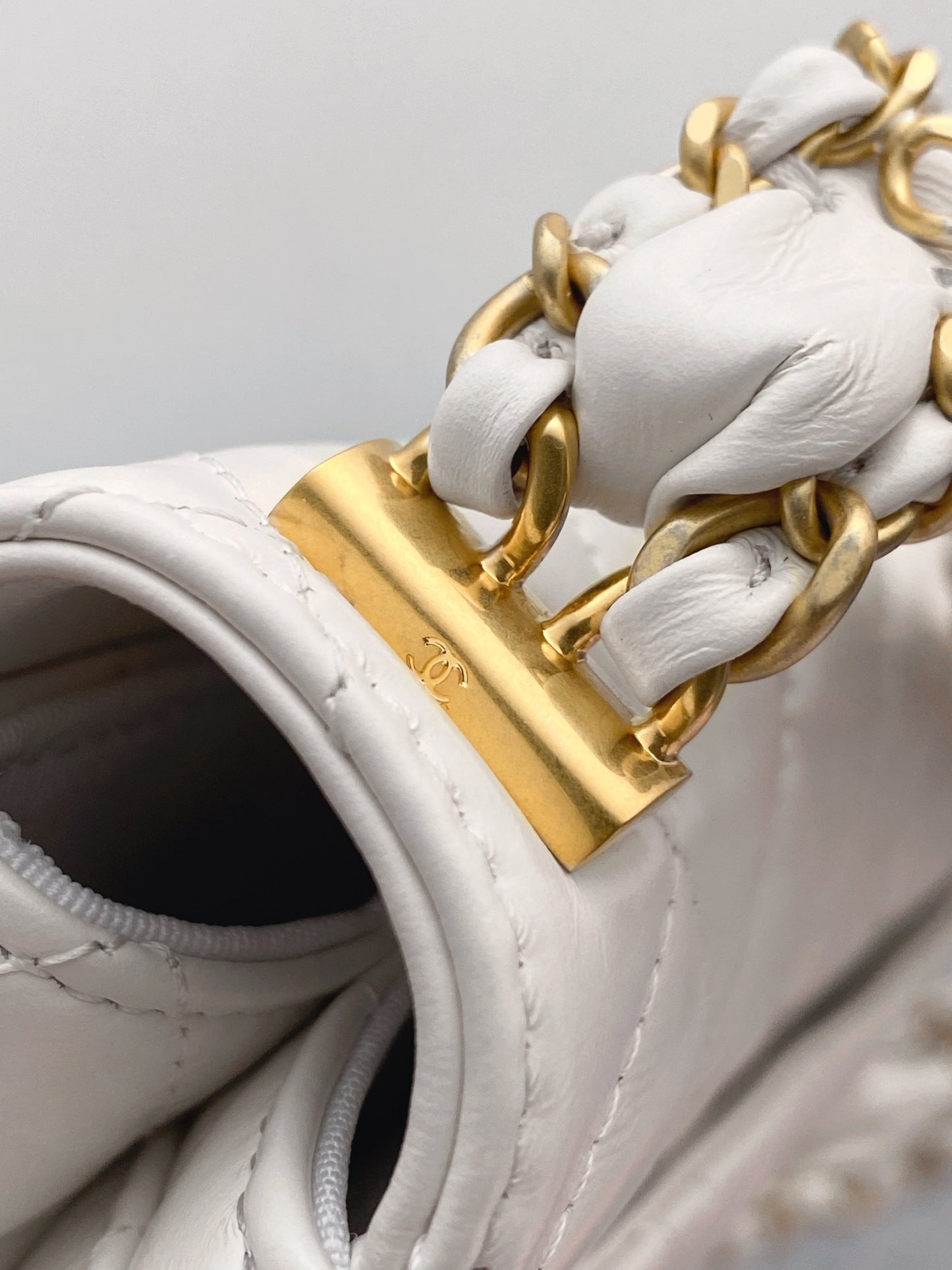 CHANEL23K pleated wide chain accordion bag