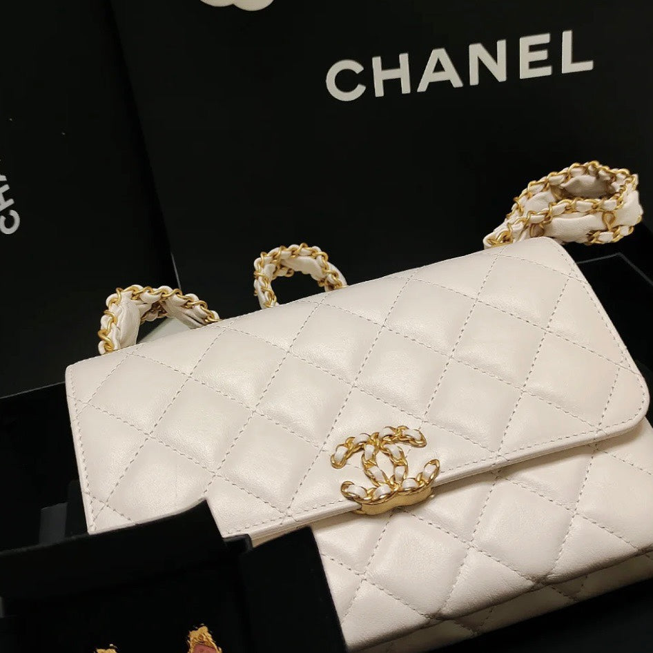 CHANEL23K pleated wide chain accordion bag