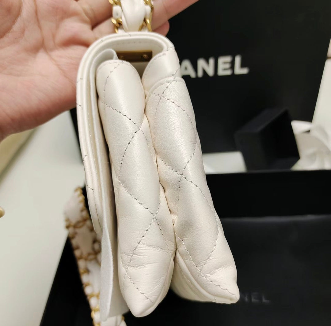 CHANEL23K pleated wide chain accordion bag