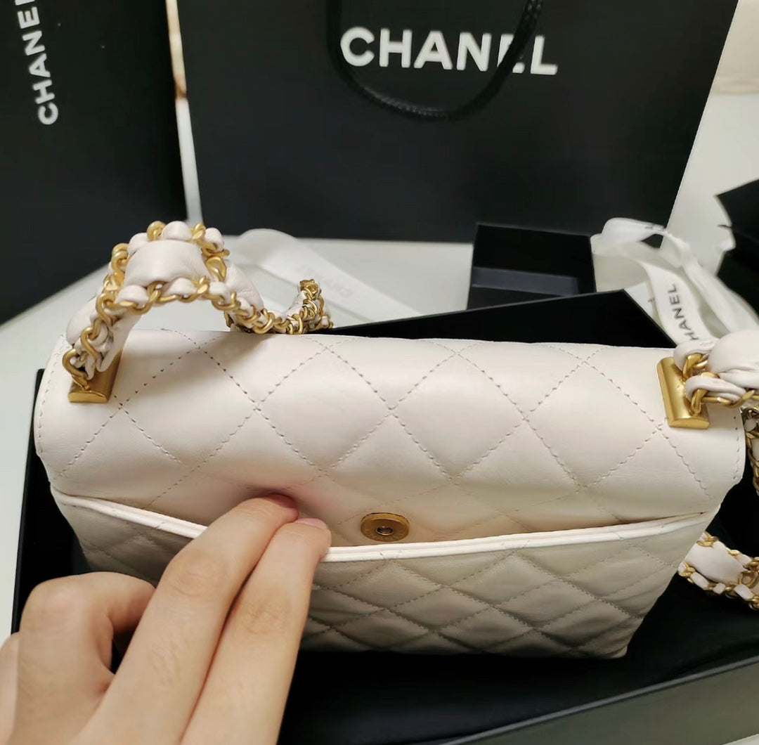 CHANEL23K pleated wide chain accordion bag