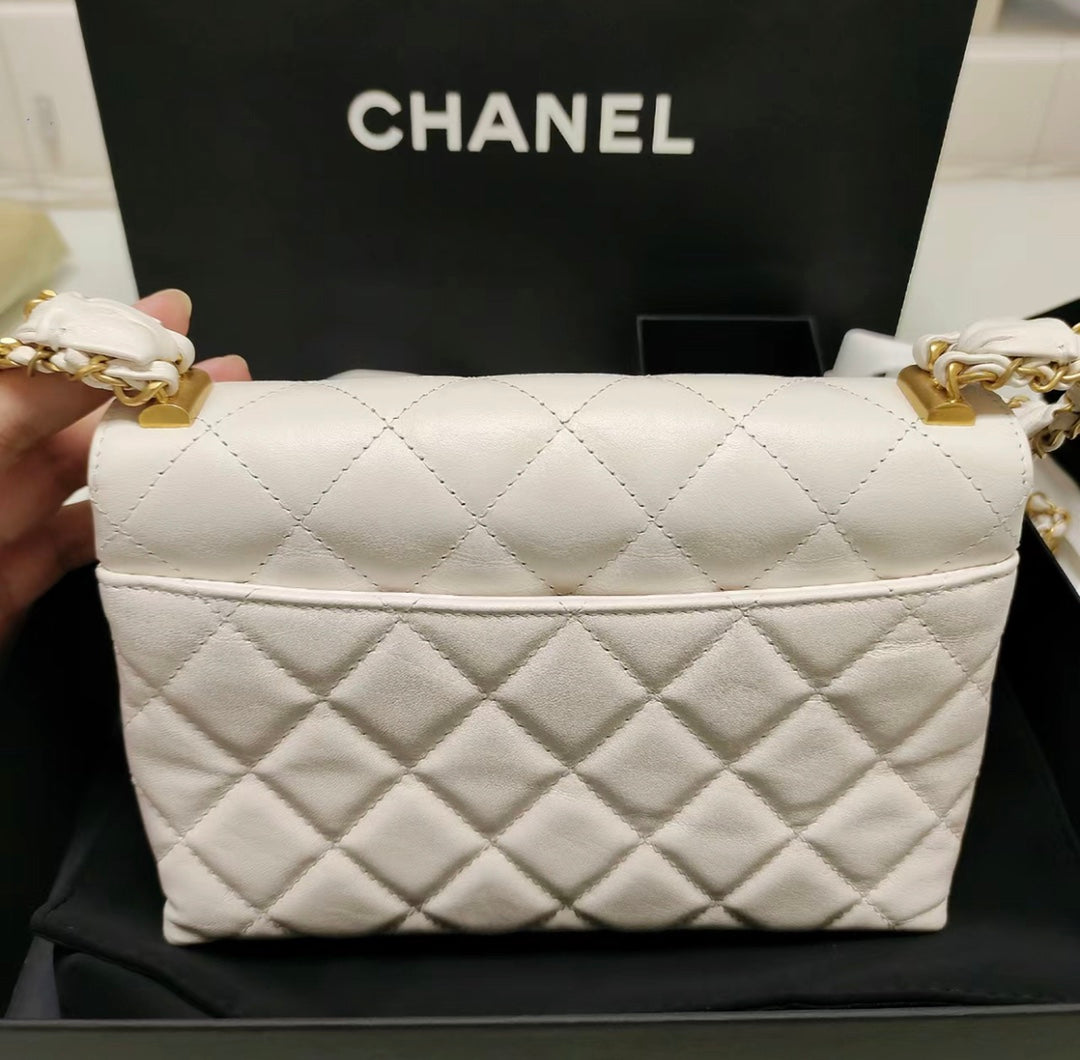 CHANEL23K pleated wide chain accordion bag