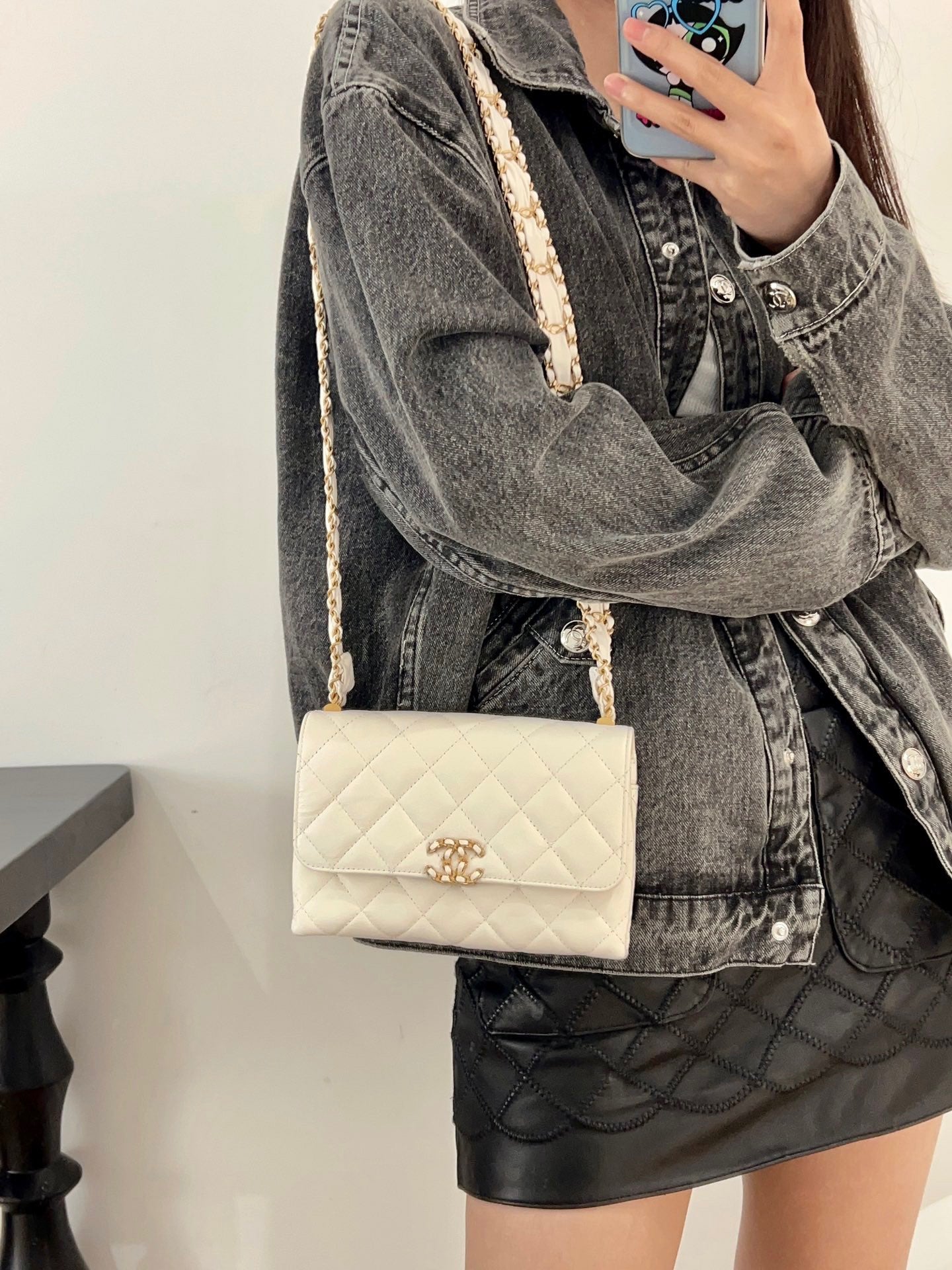 CHANEL23K pleated wide chain accordion bag