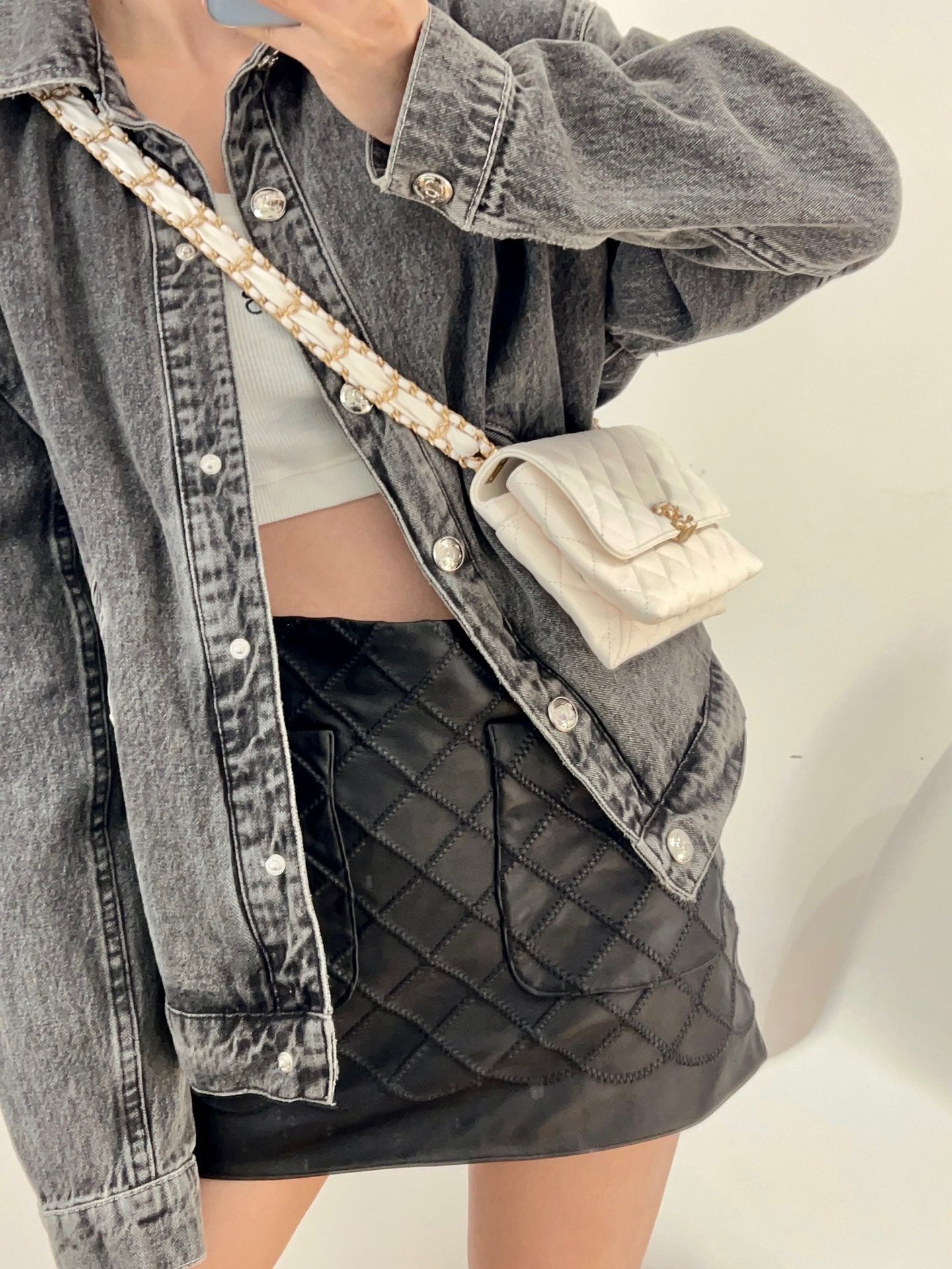 CHANEL23K pleated wide chain accordion bag