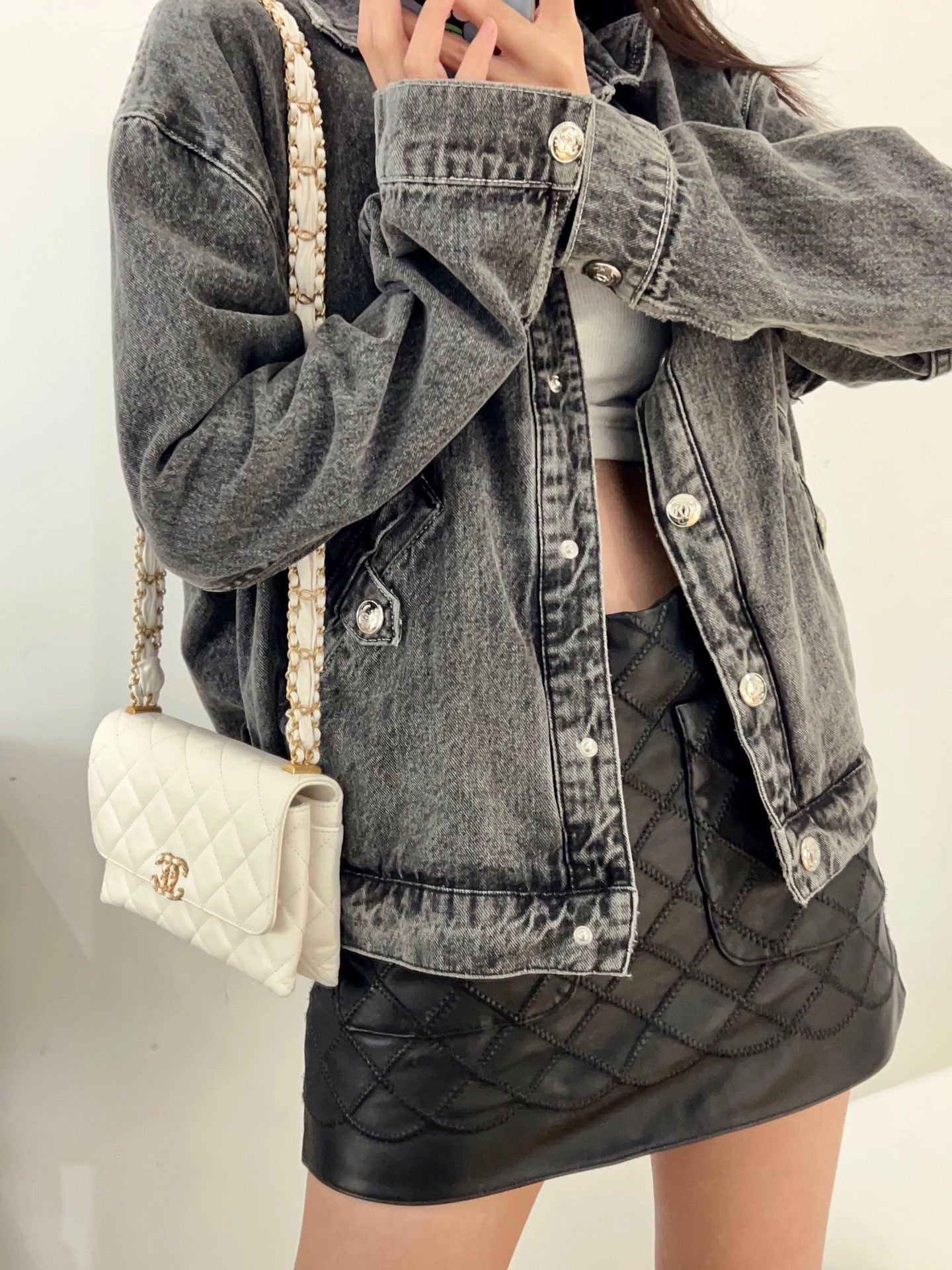 CHANEL23K pleated wide chain accordion bag