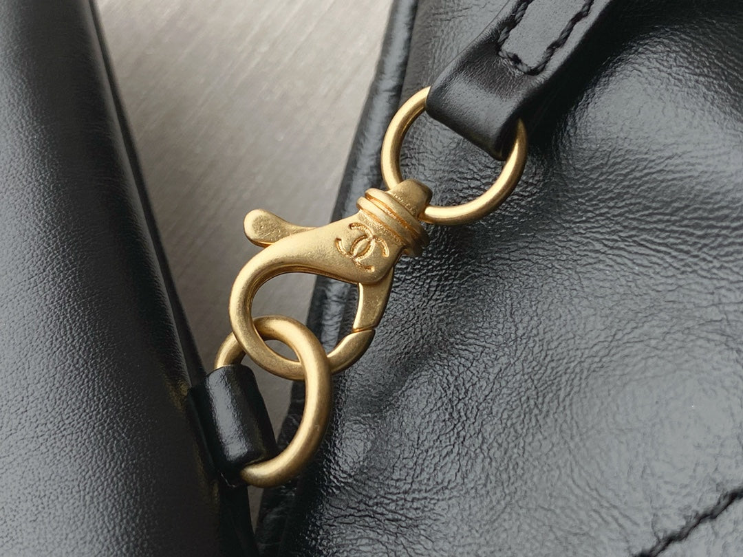 Chanel's new 22S classic diamond quilted and leather chain shoulder strap shopping bag