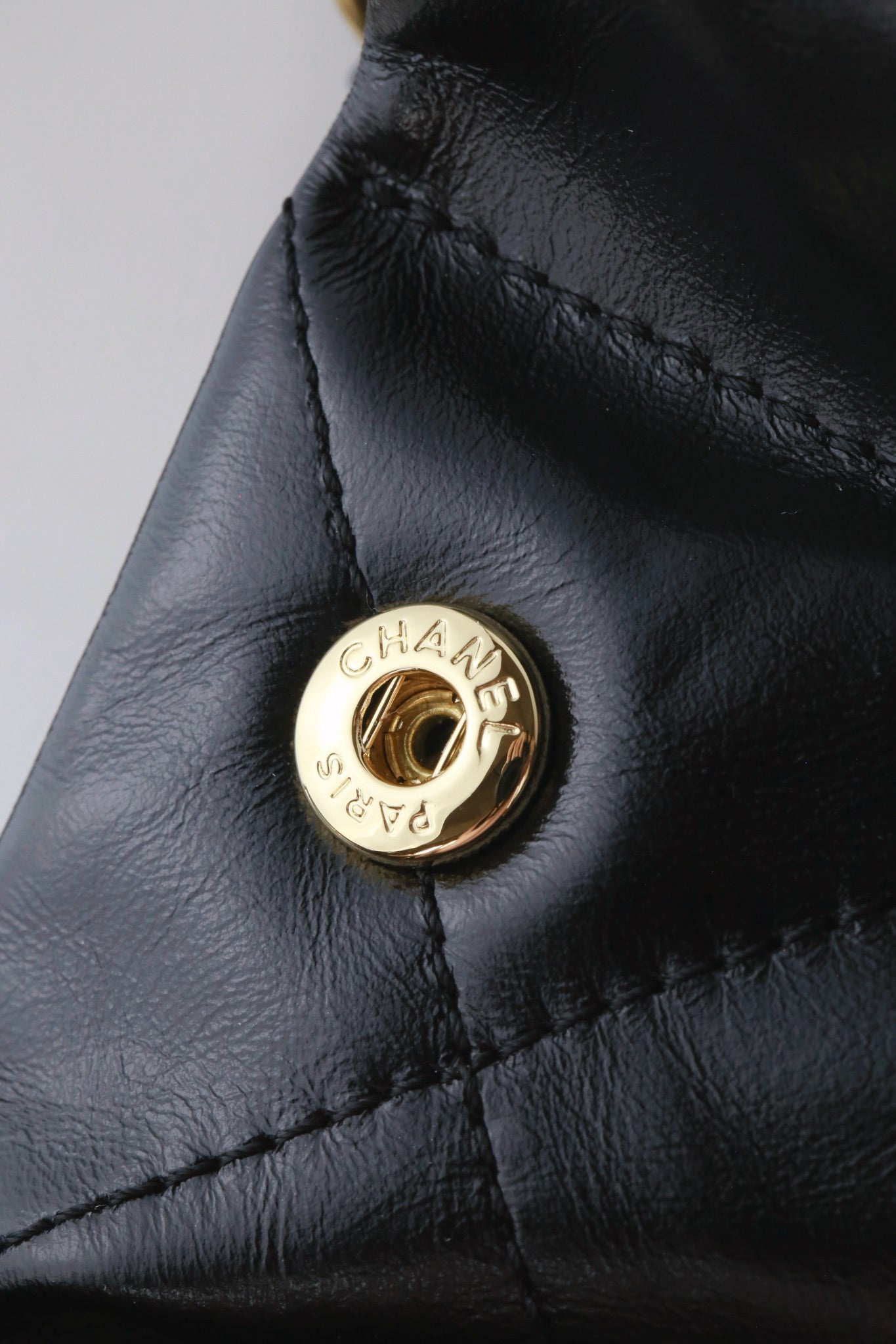 Chanel's new 22S classic diamond quilted and leather chain shoulder strap shopping bag