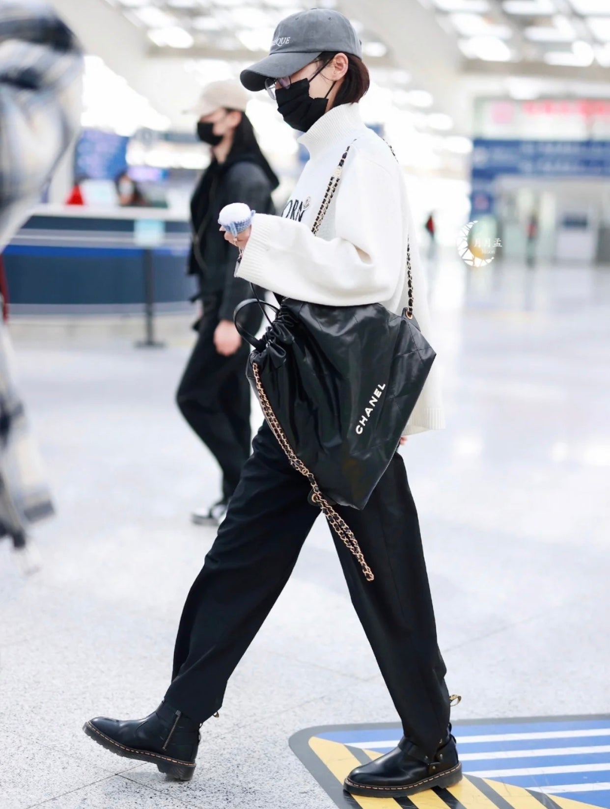 Chanel's new 22S classic diamond quilted and leather chain shoulder strap shopping bag