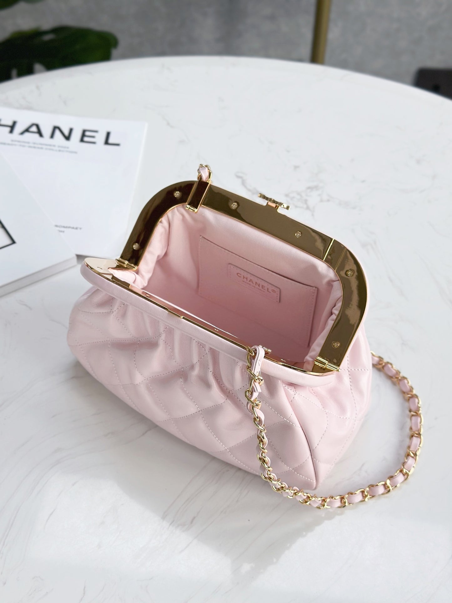 Chanel24A new cloud bag