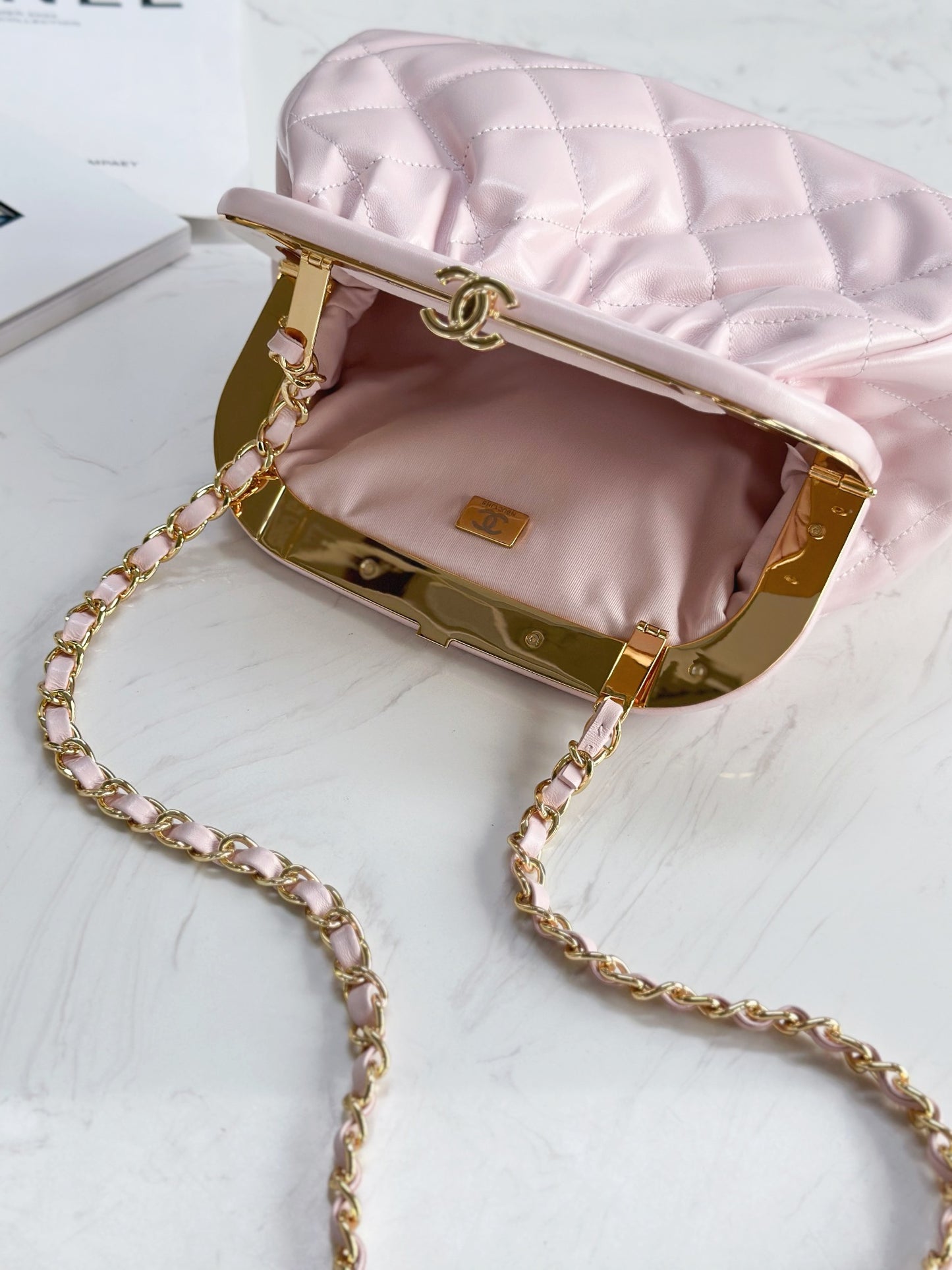 Chanel24A new cloud bag