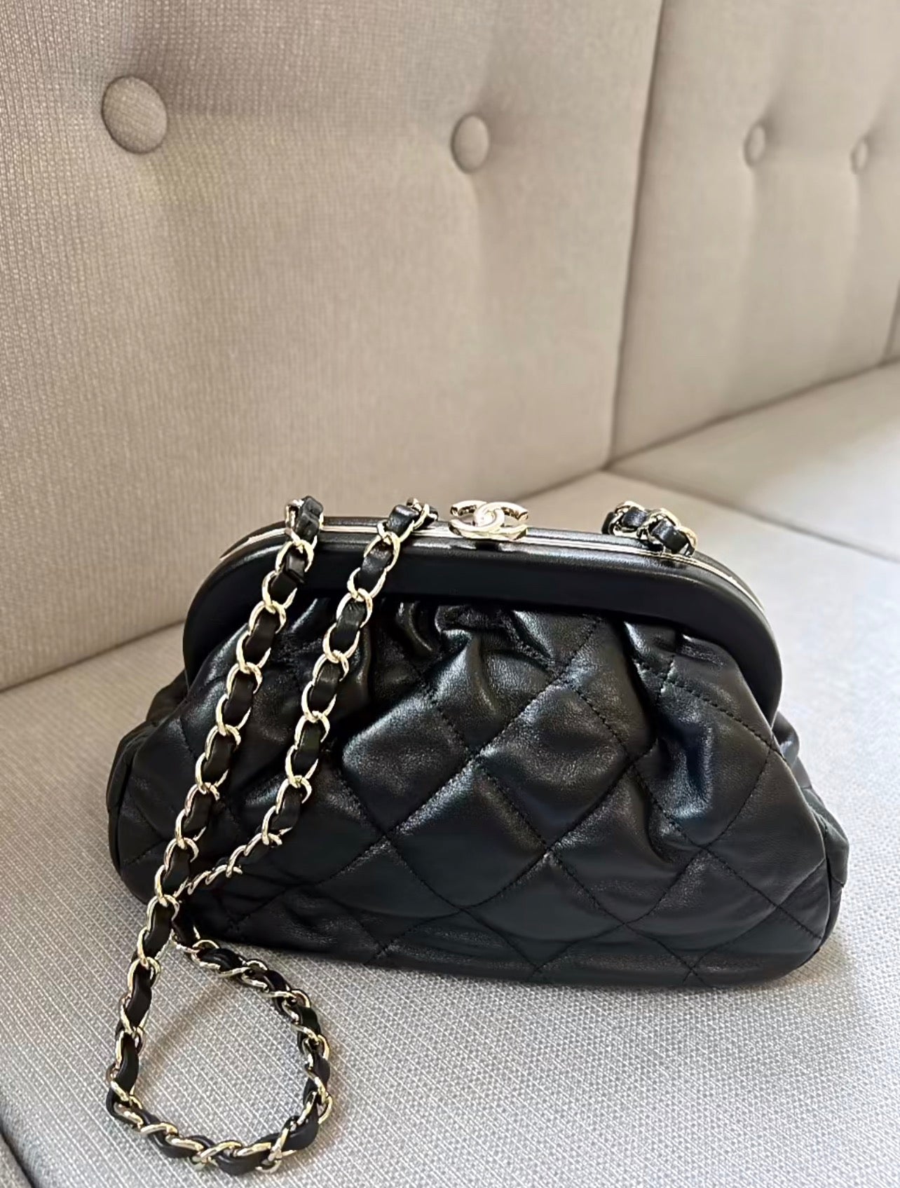 Chanel24A new cloud bag