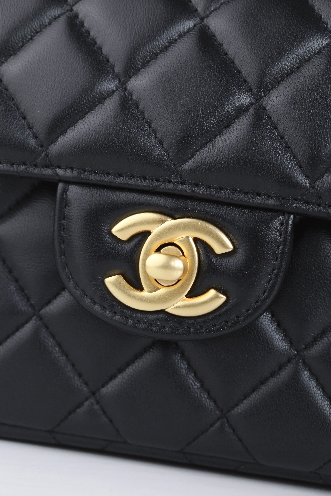 0hanel 25P Kelly handle bag