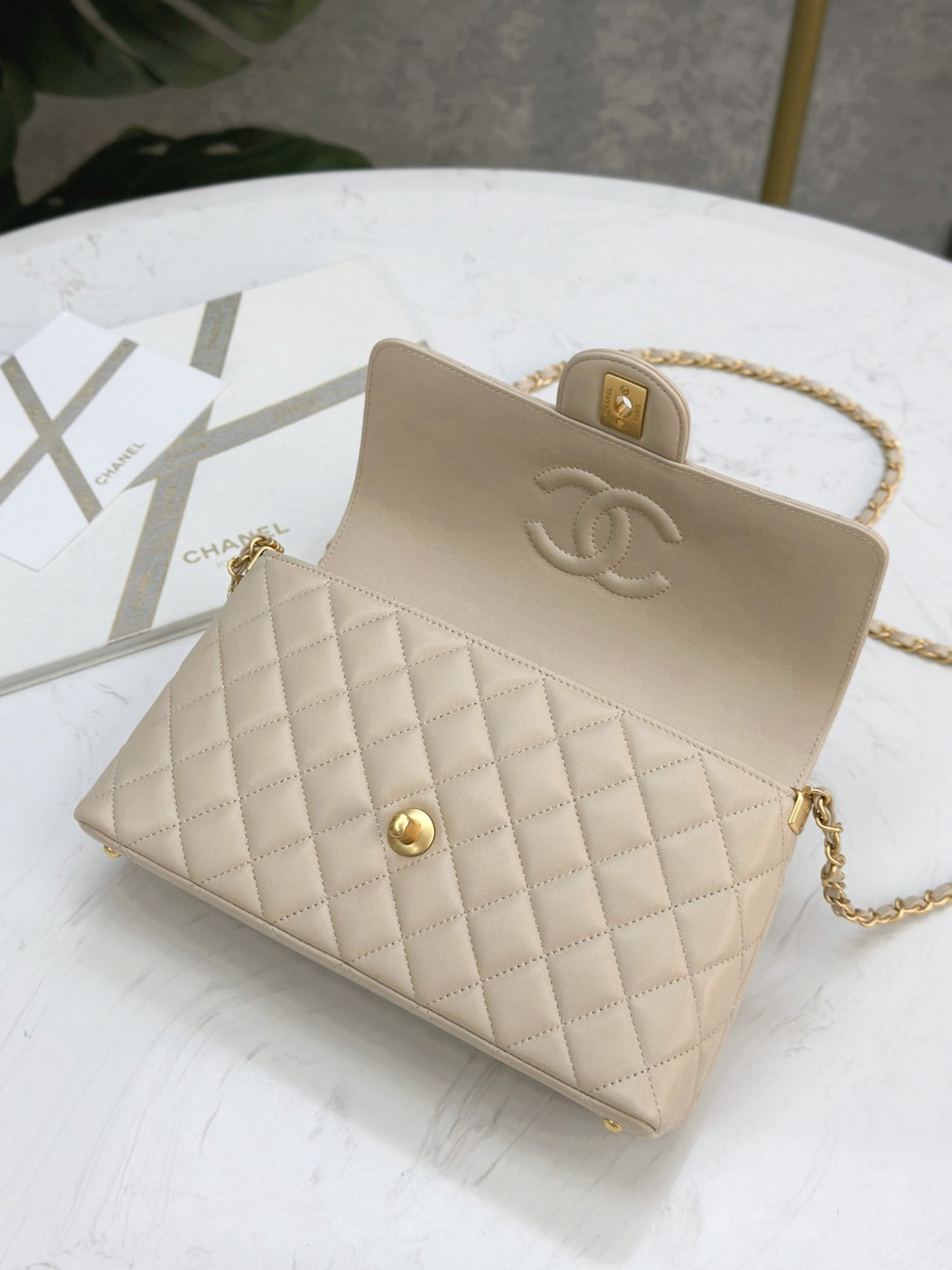 0hanel 25P Kelly handle bag