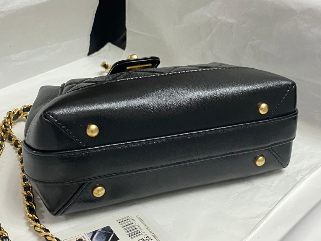 24C New Litchi Flap Shoulder Bag