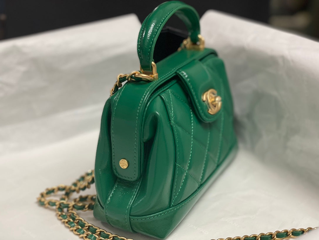 24C New Litchi Flap Shoulder Bag