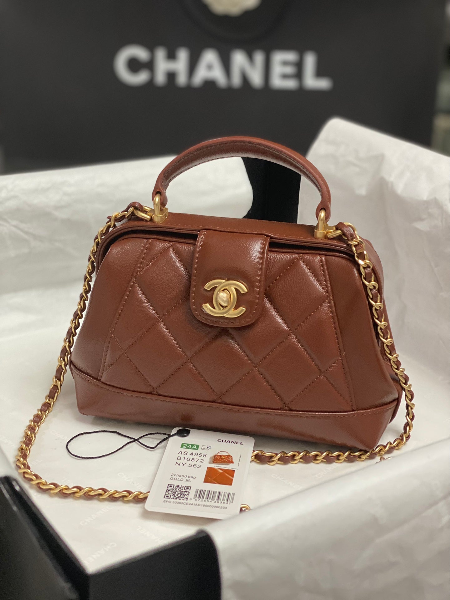 24C New Litchi Flap Shoulder Bag