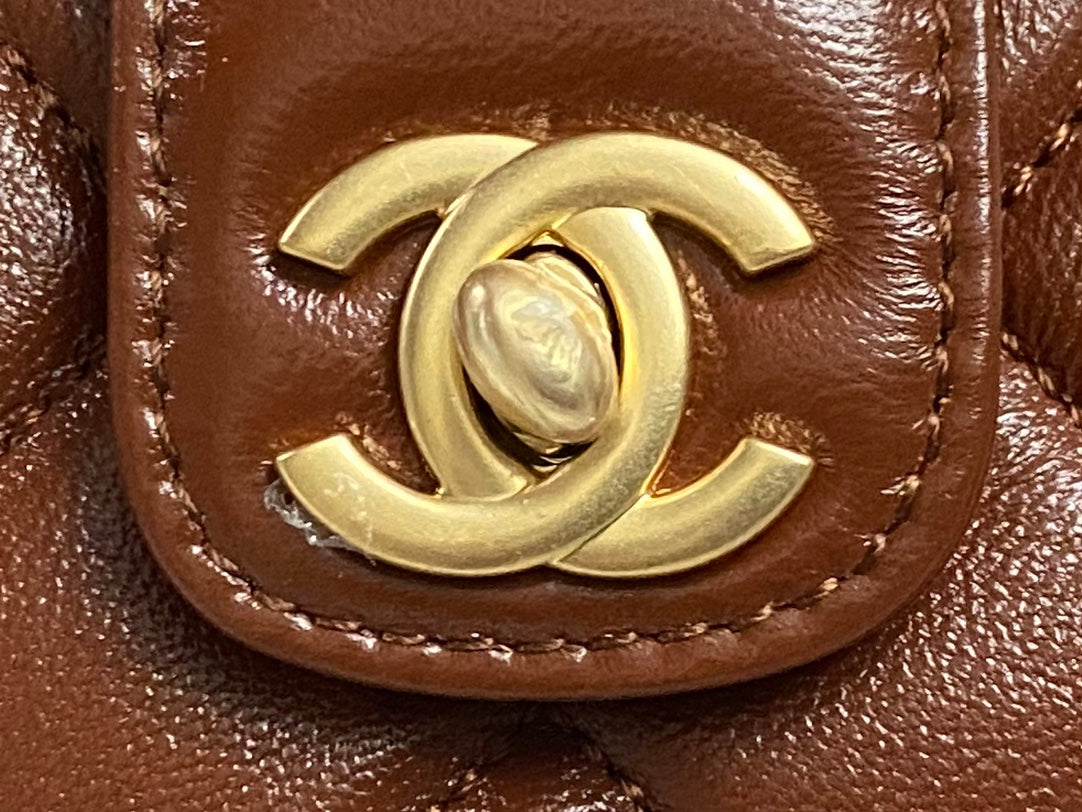 24C New Litchi Flap Shoulder Bag
