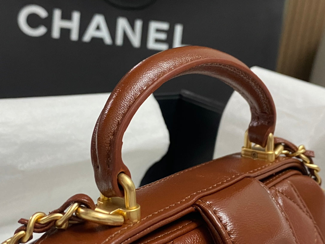 24C New Litchi Flap Shoulder Bag