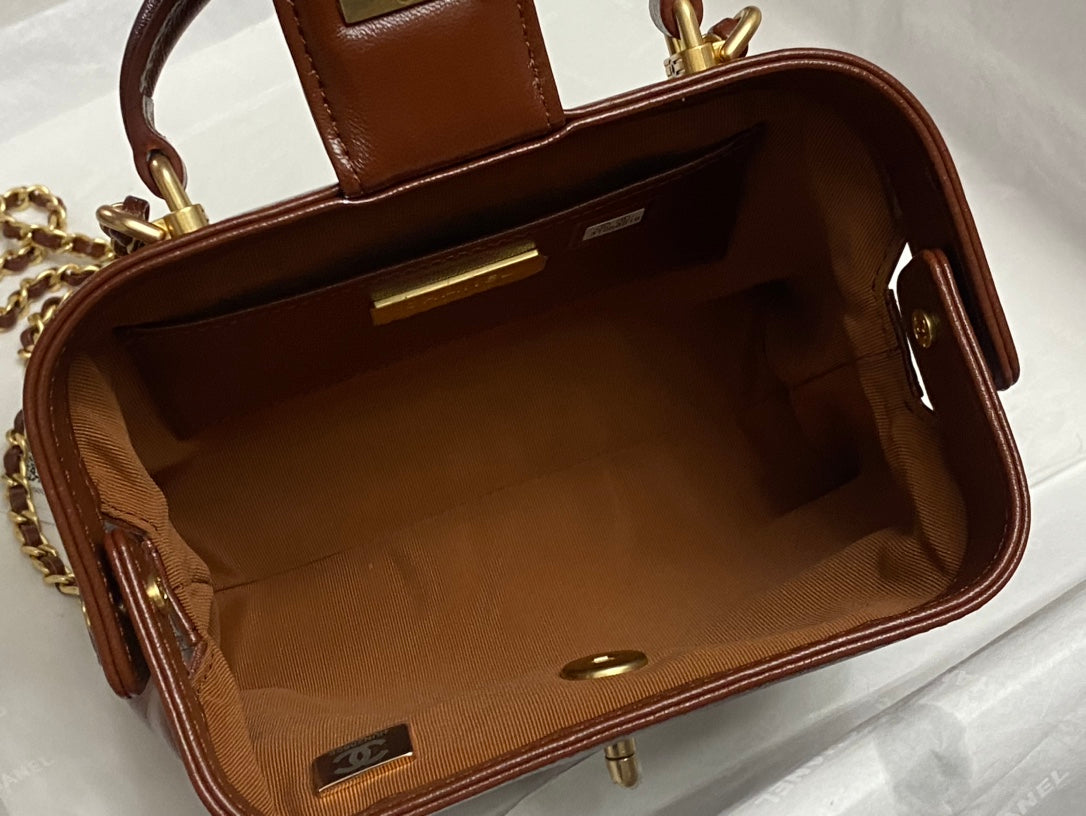 24C New Litchi Flap Shoulder Bag