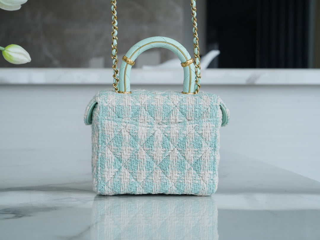 Chanel23s handle cosmetic case bag