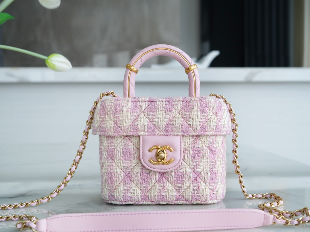 Chanel23s handle cosmetic case bag