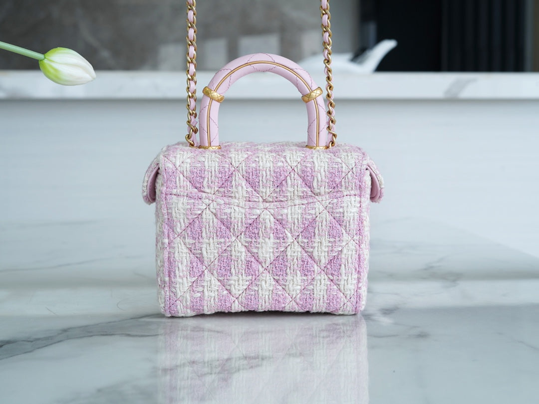 Chanel23s handle cosmetic case bag