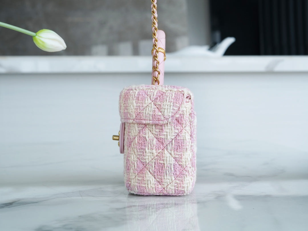 Chanel23s handle cosmetic case bag