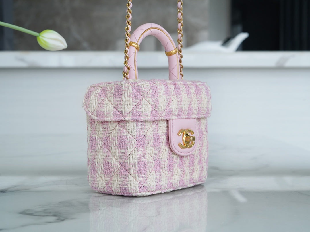 Chanel23s handle cosmetic case bag